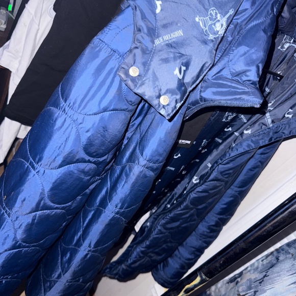 True Religion Unisex Puffer Jacket - Picture 4 of 7